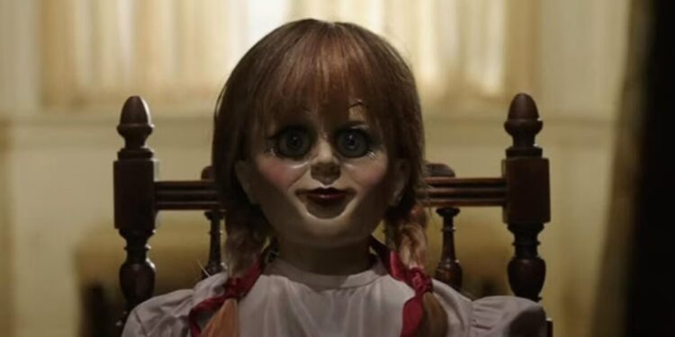 Morte de investigador em turnê com boneca Annabelle choca fãs do terror; entenda o caso