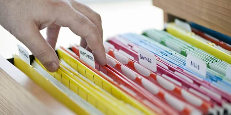 Pessoas organizadas evitam guardar essas 4 coisas por muito tempo; veja quais são