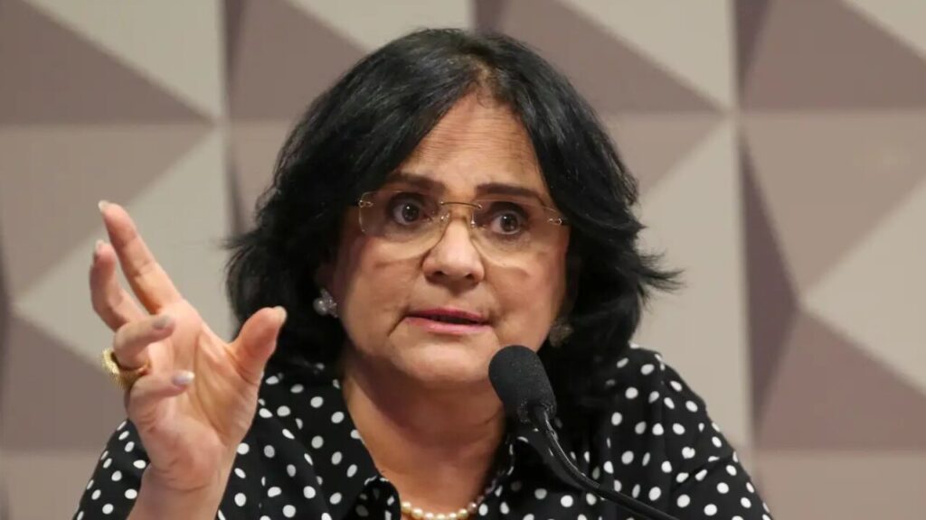 Damares Alves revela diagnóstico de câncer durante sessão no Senado
