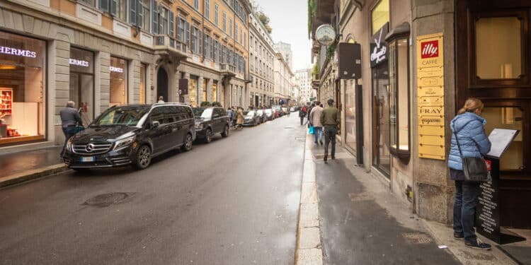 Esta é a rua mais cara do mundo e o preço do aluguel causa espanto
