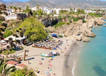 Turistas 'mal comportados' levam multa de mais de R$ 4 mil nesta famosa cidade; entenda