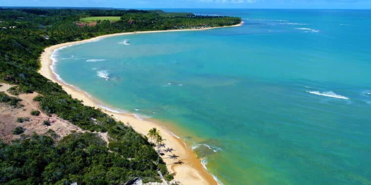 Conheça as 4 praias mais famosas e deslumbrantes da Bahia