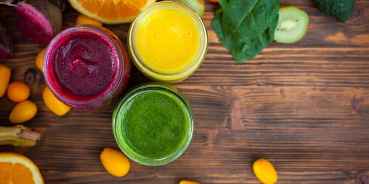 Estudo revela o suco que ajuda a controlar a pressão alta em idosos