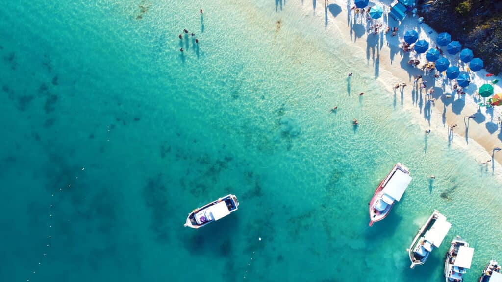 Turistas se apaixonam por essa cidade escondida no litoral conhecida como ‘Caribe brasileiro’