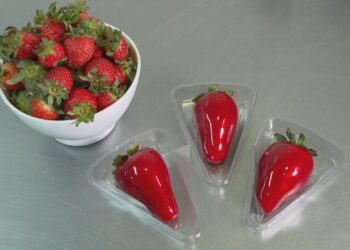 Alerta: morango do amor vira pesadelo com dentes quebrados; entenda os riscos