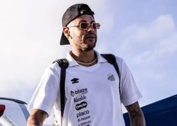 Neymar dá resposta direta sobre possibilidade de comprar o Santos