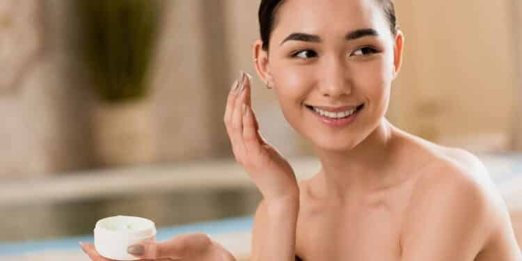 Essa rotina de 'skincare coreano' faz sucesso; entenda a técnica e veja por que tanta gente aderiu