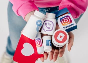 Você posta pouco nas redes? Veja o que a psicologia revela sobre isso