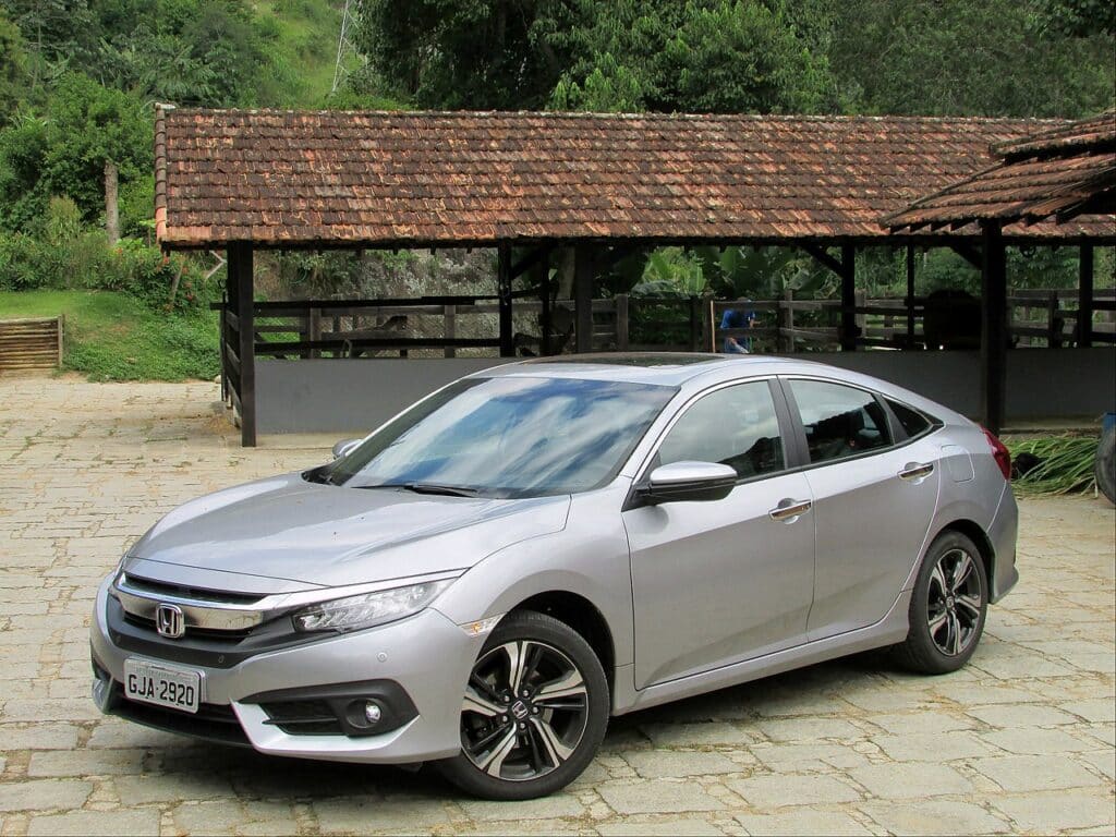 Honda Civic Touring - Wikimedia Commons