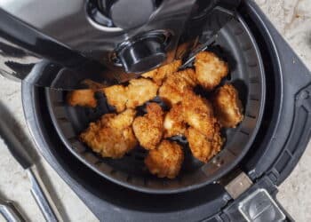 Air Fryer ou forno elétrico, qual é o melhor para ter na cozinha
