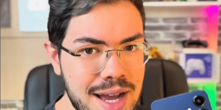 "Esse daqui é o celular mais barato com 5G para você ter no Brasil hoje", diz Angelo Júnior, especialista em tecnologia