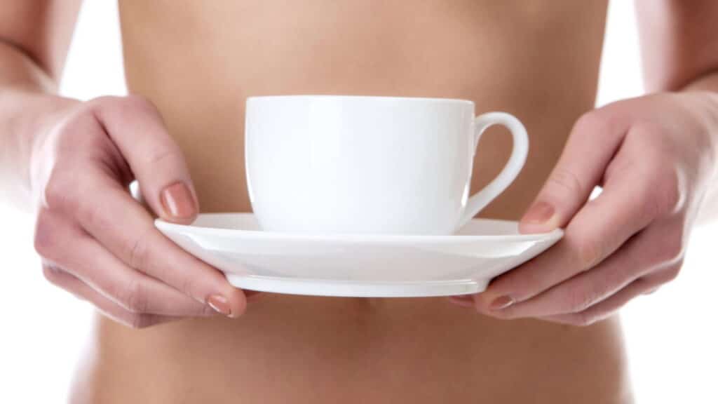 Dr Juan Lambert especialista em emagrecimento CRMSP 163.256: "Chá emagrecedor com somente 4 ingredientes"