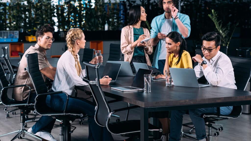Trabalho remoto perde espaço e coworkings ganham novo fôlego no Brasil!