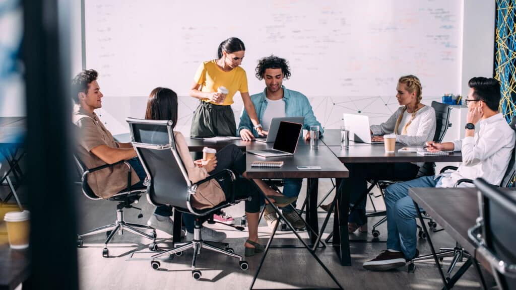 Trabalho remoto perde espaço e coworkings ganham novo fôlego no Brasil!