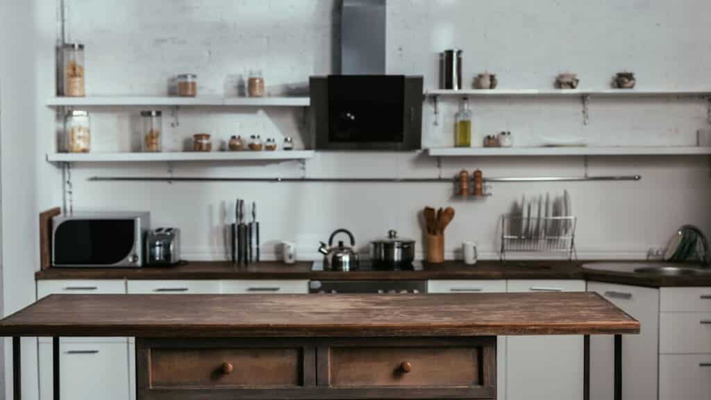 5 formas incríveis de usar madeira e renovar sua cozinha!