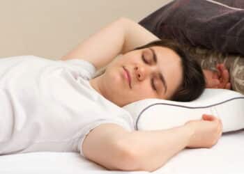 O melhor ritual noturno para dormir e acordar mais disposto e feliz