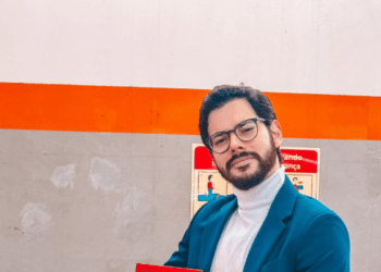 El Professor da Oratória revela: "Tem alguns livros que, se você ler, corre um grande risco de ficar milionário"