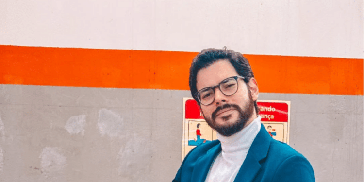 El Professor da Oratória revela: "Tem alguns livros que, se você ler, corre um grande risco de ficar milionário"