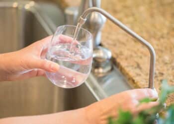 Os 10 melhores purificadores de água para garantir sua saúde familiar!