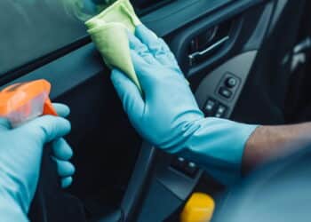 Você nunca mais vai pagar caro para lavar seu carro depois disso