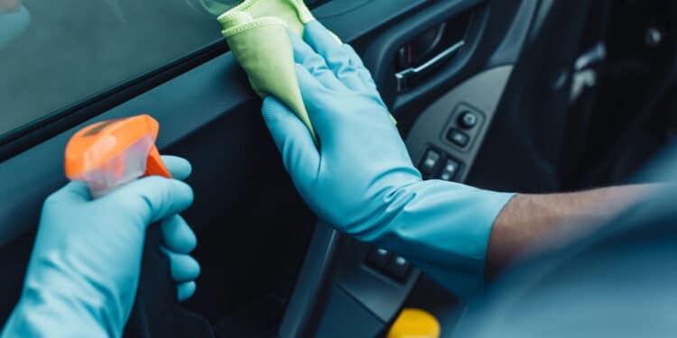 Você nunca mais vai pagar caro para lavar seu carro depois disso