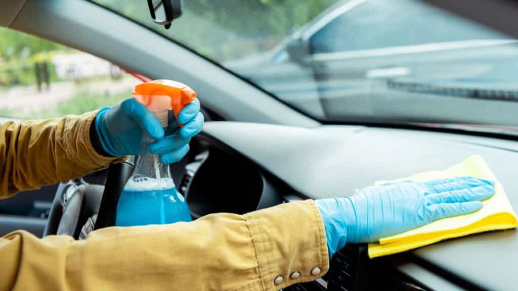 Você nunca mais vai pagar caro para lavar seu carro depois disso