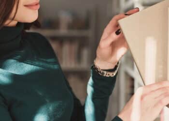 Cinco livros de autoconhecimento que marcaram 2025