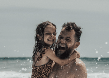 "O filho é a cura do pai, mas não quero colocar esse peso numa criança", diz Marcos Piangers