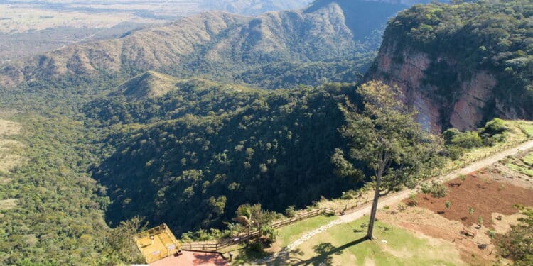 A cidade brasileira com a maior cratera de asteroide da América do Sul!