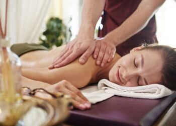 Adeus pele seca e sem brilho, top 5 séruns antioxidantes que deixam sua pele jovem