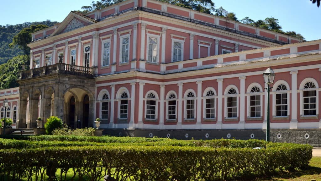 Essa cidade da serra esconde um segredo da realeza brasileira!