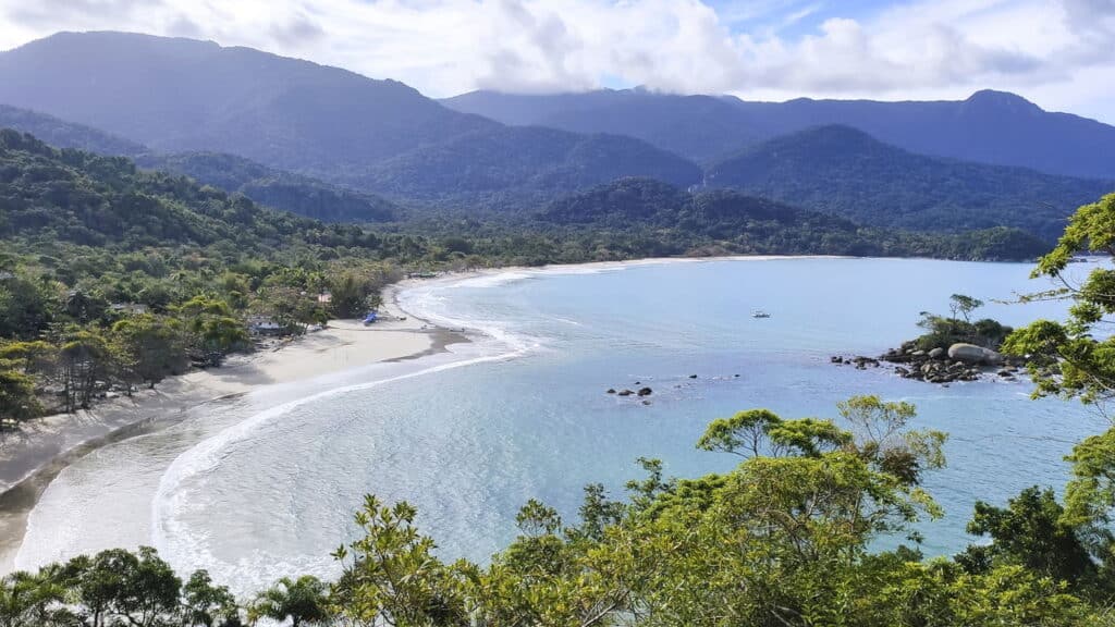 As 8 praias mais paradisíacas e escondidas do Sudeste brasileiro!