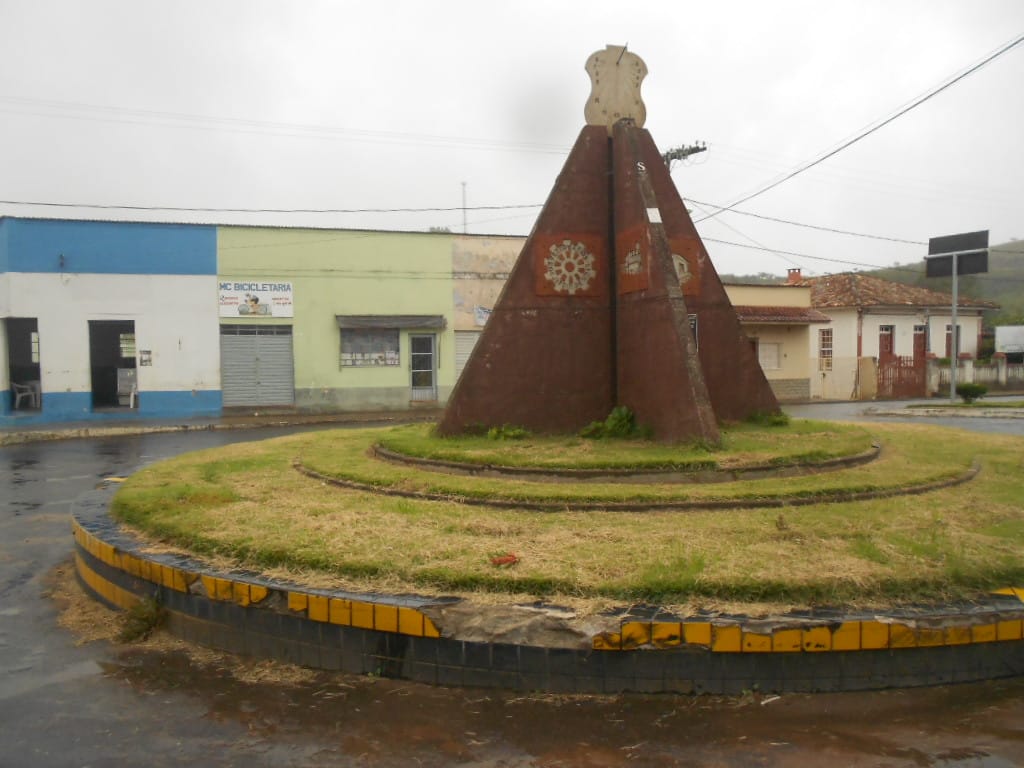 Rotatória em Bom Jardim de Minas - Foto: Wikimedia Commons