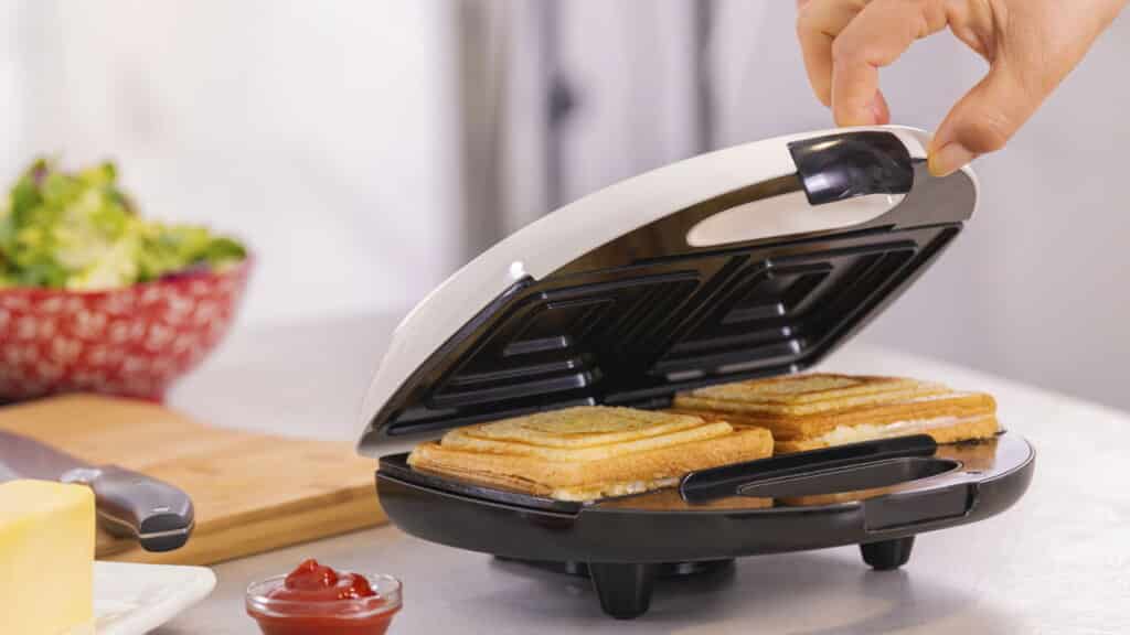 A melhor sanduicheira multifuncional que vai transformar sua rotina!