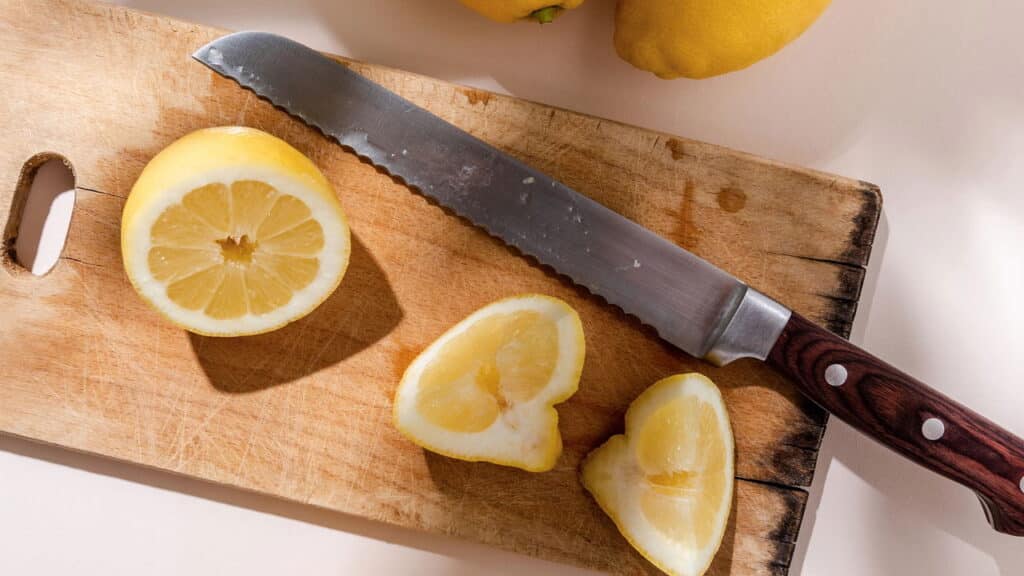 5 cuidados essenciais com tábuas de madeira que evitam contaminação!