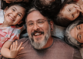 "O cérebro do adolescente continua ainda a se desenvolver e isso muda tudo", diz Thiago Queiroz, psicanalista