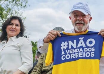 A crise mais grave dos Correios em anos força renúncia do presidente