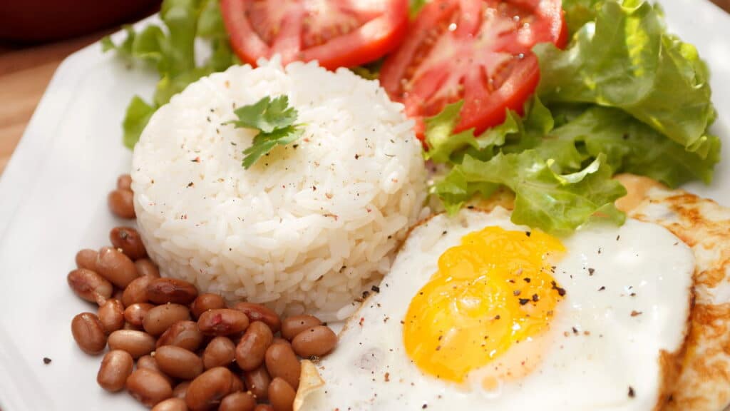 Dr. Mariana Marcussi, alerta: "A pessoa que consome muito arroz tem maior propensão a ficar diabético"