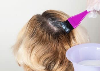 Tinta caseira que cobre imperfeições e restaura o castanho natural do seu cabelo