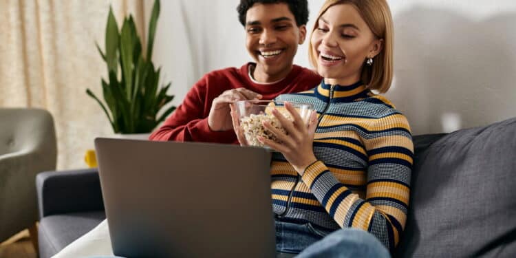 Domingo de sofá? 5 séries premiadas perfeitas para maratonar