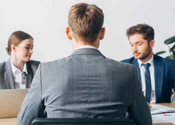 Veja como se preparar para entrevistas de emprego e estar a frente de muitos candidatos