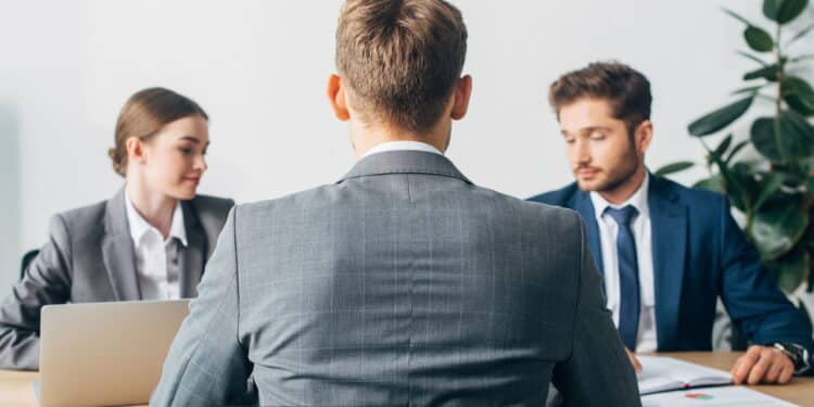 Veja como se preparar para entrevistas de emprego e estar a frente de muitos candidatos