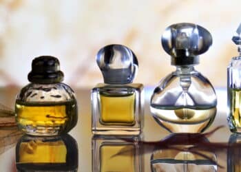 Você vai se surpreender com o que dá pra fazer com frascos de perfume