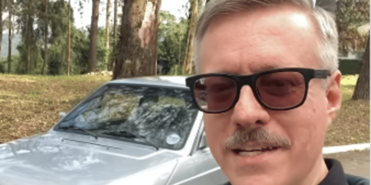 "É um carro pequeno, pequeno, menor que um Gol, e isso que é interessante", diz Renato Bellote, jornalista automotivo