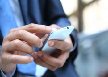 Golpistas se aproveitam de antenas falsas para aplicar golpes via SMS