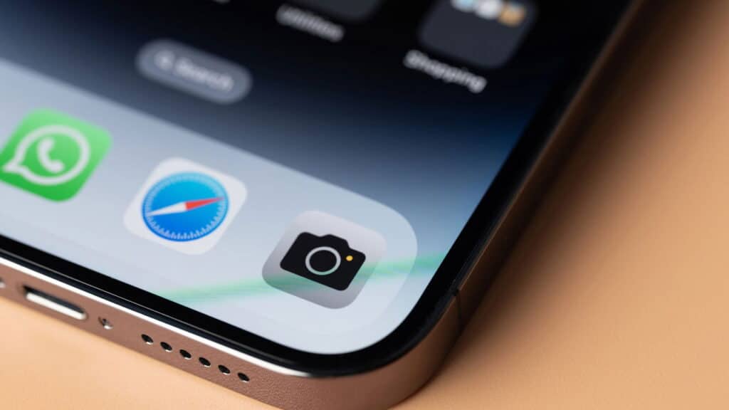 "Você acredita que existe iPhone sem câmeras? É isso mesmo, meu parceiro!", explica Anderson Walker, especialista em tecnologia