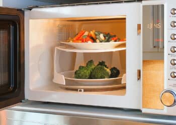 Adeus micro-ondas? Nova tecnologia promete esquentar comida em segundos