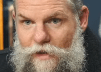 Marcos Piangers, especialista em paternidade: "Se você quiser que o filho leia, é só você ler - o filho é o pai"
