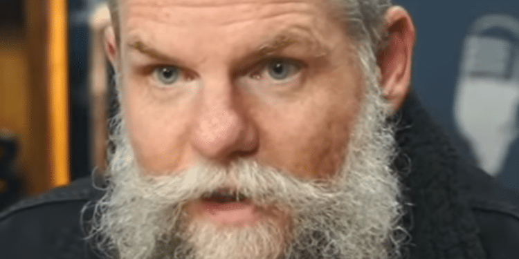 Marcos Piangers, especialista em paternidade: "Se você quiser que o filho leia, é só você ler - o filho é o pai"