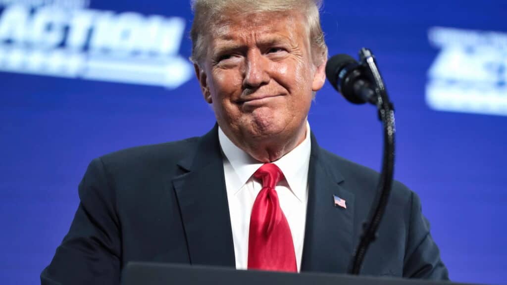 Como surgiu a tarifa de Trump e quais seus motivos?